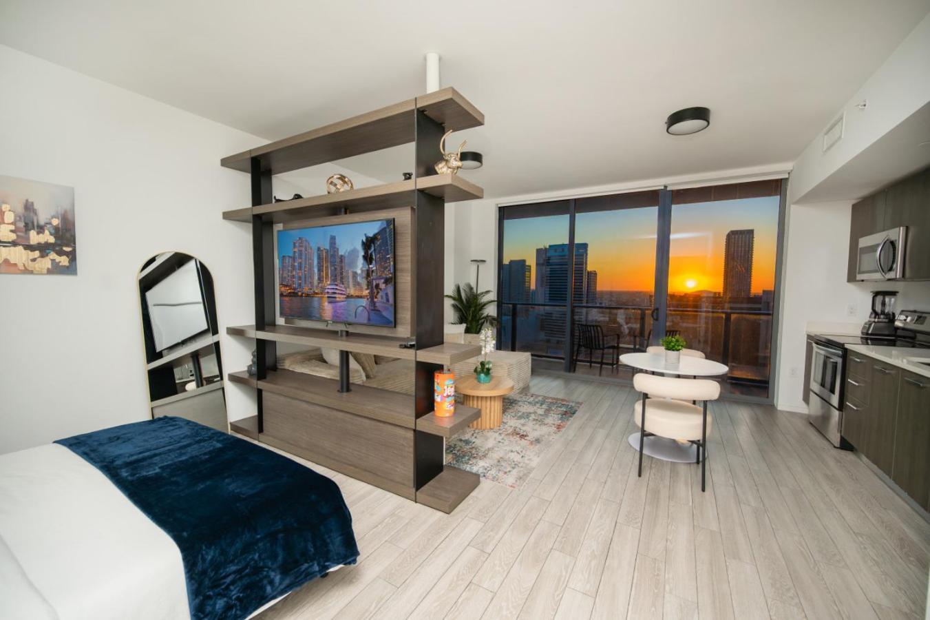 Luxury Loft- Free Parking- Ocean View, Brickell Downtown Miami
